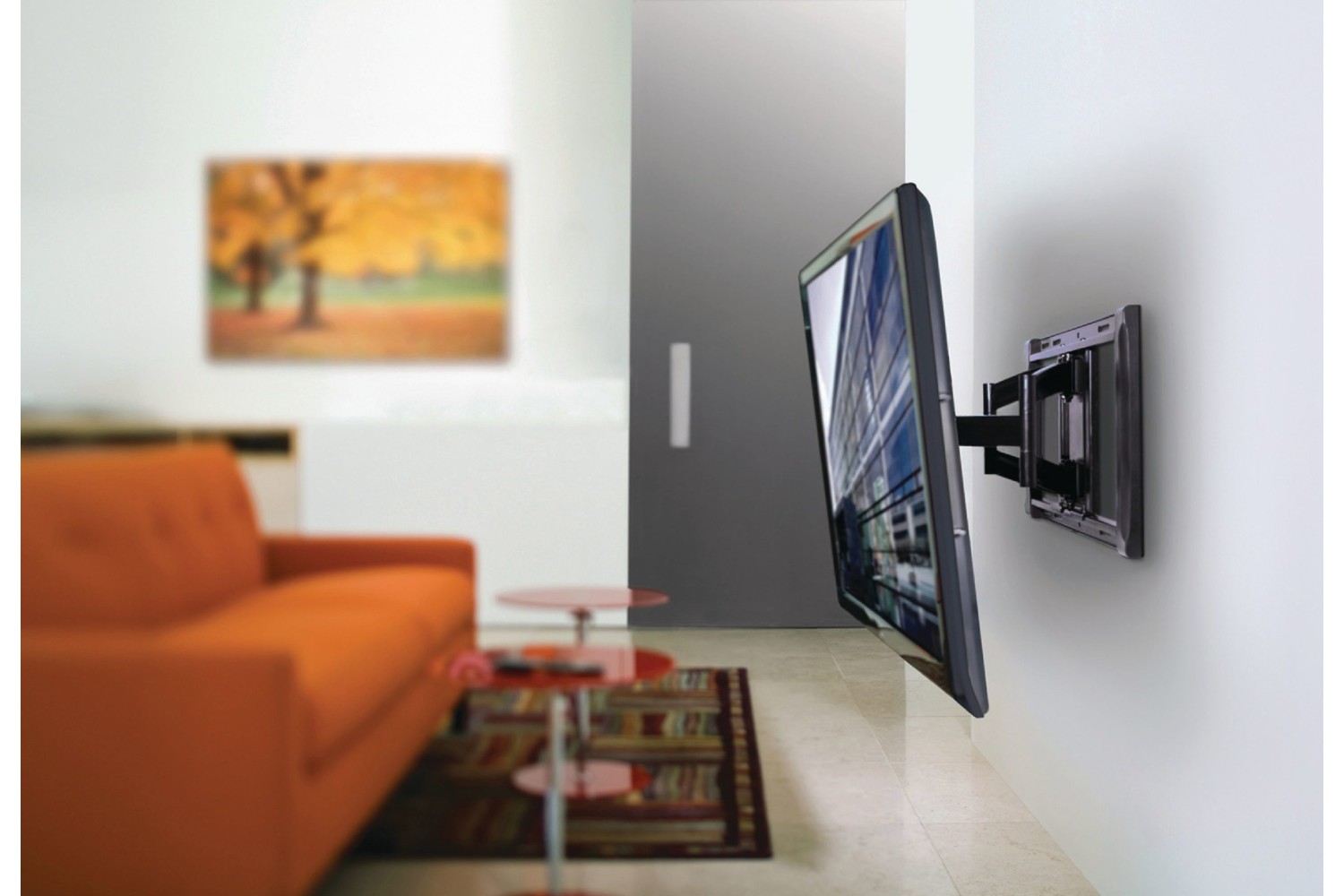 Как надежно повесить телевизор на стену