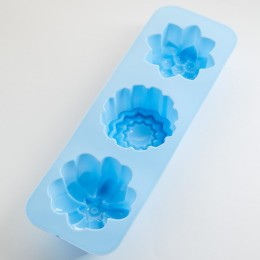 ALPENKOK Форма 27,5х9х3,5см для выпечки 3 кексов силиконовая AK-6188S Романтика микс