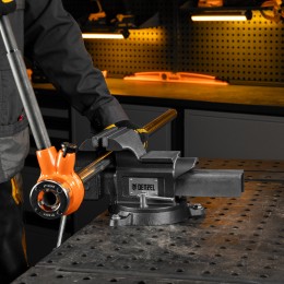 Denzel Тиски слесарные BVH-150, 150 мм, поворотные, стальная направляющая, с наковальней 18685