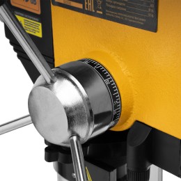 Denzel Станок сверлильный DDM-550L, 550 Вт, 16 мм, 12 ск., лазер, настольный 95322