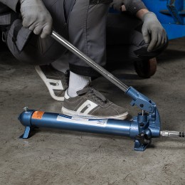 Stels Растяжка гидравлическая, 10 т, набор из 17 предметов, 7 сменных насадок, в пластиковом кейсе 51355