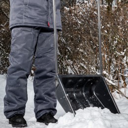 Сибртех Движок для уборки снега пластиковый, 570 х 470 х 1300 мм, стальная рукоятка 615925