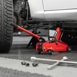 Matrix Домкрат гидравлический подкатной, 2 т, 135-320 мм, в пласт. кейсе  51083