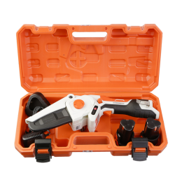 Sturm Пила цепная аккумуляторная БЕЗМАСЛЯНАЯ 12В, шина 10 см, 2х2.0 Ач, ЗУ, кейс CSC1204C