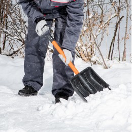Stels Лопата для уборки снега пластиковая, 275 х 345 х 890 мм, стальной черенок, Россия, 61586