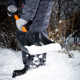 Stels Лопата для уборки снега пластиковая, 275 х 345 х 890 мм, стальной черенок, Россия, 61586