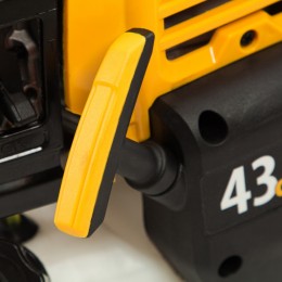 Denzel Триммер бензиновый DT 43, 43 см3, 2.5 л. с, неразъемная штанга, состоит из 2 частей 96224