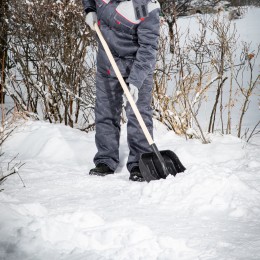 Сибртех Лопата для уборки снега пластиковая, 360 х 405 х 1550 мм, деревянный черенок 1 сорт, Россия, 61574