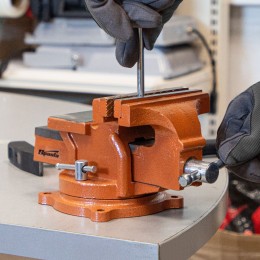 Sparta Тиски слесарные, 125 мм, поворотные, с наковальней 186255