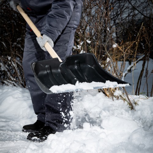 Лопата для уборки снега пластиковая, 380х385х1420 мм, деревянный черенок 615745