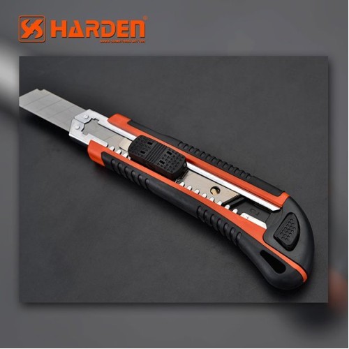 Универсальный нож 18мм + 3 лезвия HARDEN 570312