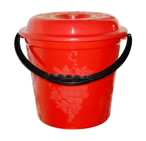 МИЛИХ Ведро 6 л с крышкой 04106КРА красное