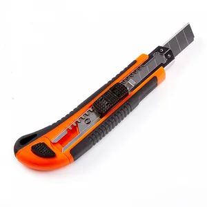 Кузьмич Нож сервисный со сменными лезвиями И-050