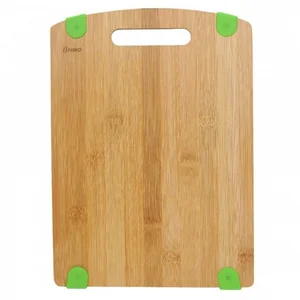 BRAVO Доска разделочная бамбук 28х21х1,2см силиконовые вставки Bravo 313