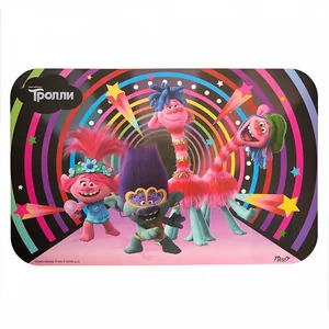 DELTA Салфетка сервировочная 42×27 см СФ-ТР-001 Тролли Поём все вместе