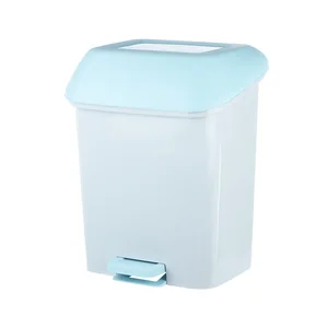 DELTA Контейнер для мусора с педалью Квадра 15 л, небесный SV4061НБС