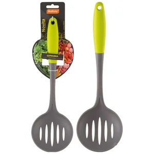 Mallony Шумовка Novita из нейлона с цветной ручкой из TPR. 005427-SK