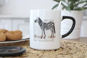 КОРАЛЛ Чашка 380мл. Зебра с ложкой п/у KRC427-132