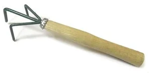 АГРОИНСТРУМЕНТ Рыхлитель 3-х зубый с деревянной ручкой Р-3-1(с)