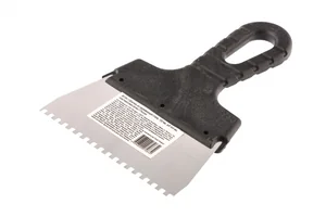 Sparta Шпатель из нержавеющей стали, 150 мм, зуб 4 х 4 мм, пластмассовая ручка 85154