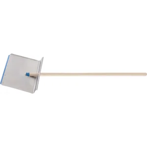 Сибртех Лопата для уборки снега тротуарная, алюминиевая, 400 х 400 х 1420, деревянный черенок, Россия, 61488