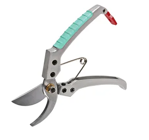 Sturm Секатор ручной 205 мм, лезвие SK5, алюминиевая ручка 3012-04-01