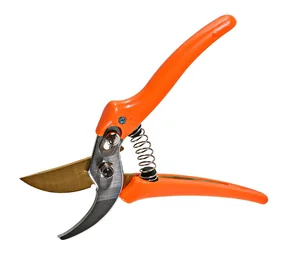 Sturm Секатор ручной 205 мм, алюминевые ручки, верхнее лезвие SK5 с титановым покрытием 3012-04-22T