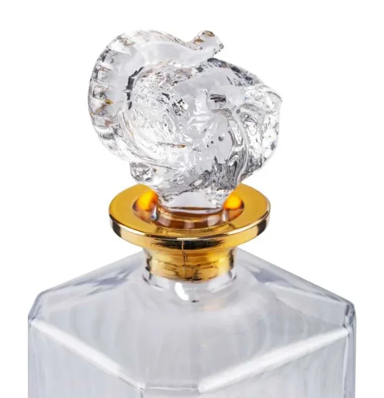 GLASSERIE Штоф Spirit of elephant - дизайн штофа выполнен в современном стиле, который подойдет к любому интерьеру