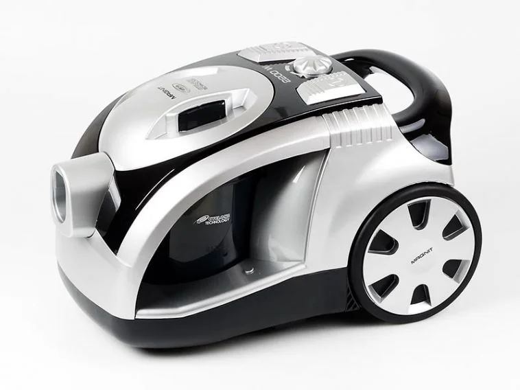 MAGNIT Пылесос 2200W RMV 1672