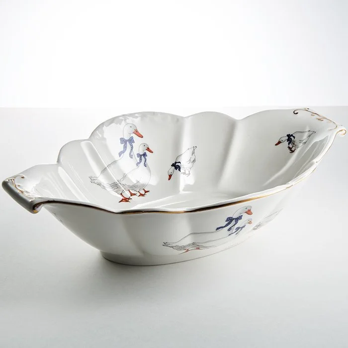 BEATRIX Салатник 33х22х8см Гуси МН094U