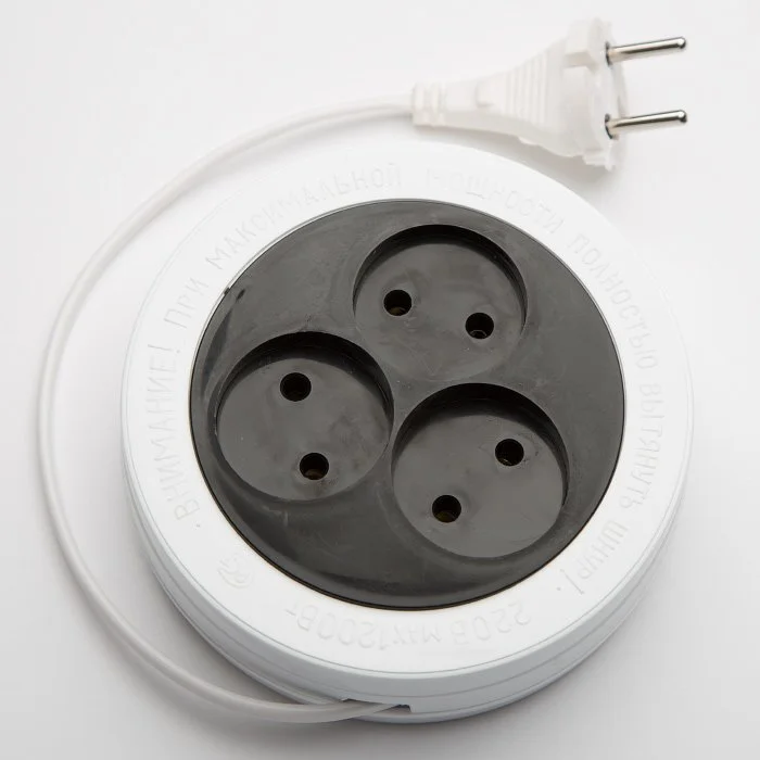 DELTA Сетевой удлинитель 5 м круглый (тип рулетка)